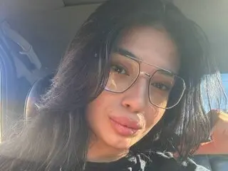 AdelFischer shows jasmine show