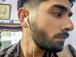 AlbertFaiz ass cunt livejasmin