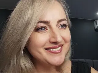 AlexaSabiston private show toy