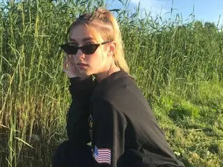 AlisonSchearer nude shows shows