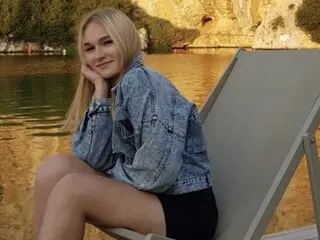 AmyVanderlinde live naked live