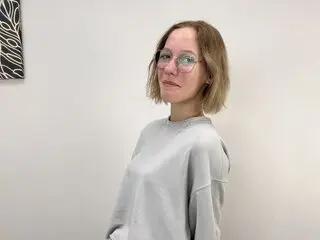 AnnaGray nude real cam