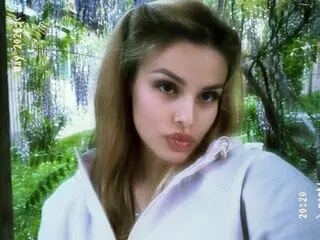 AnneMaria show hd webcam