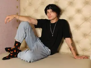 AxelBates video pics camshow