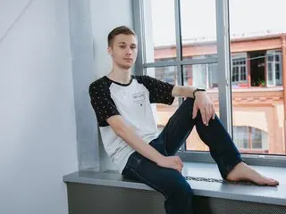CuteAxlForU lj shows cunt