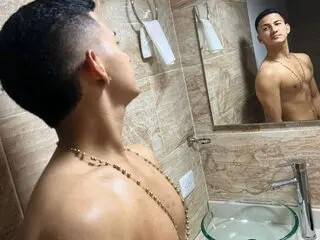 DavidCollinss shows real video