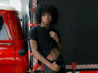DrakeMiles video cam shows