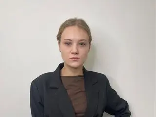 EddaAngelilli shows real nude