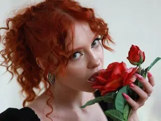 EviBailey shows toy live
