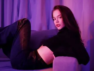 FloraHanson show ass real