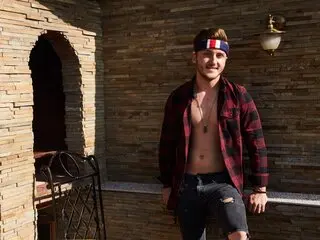 JohnsonArthur pussy ass show