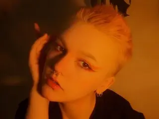 JolineRay show nude show