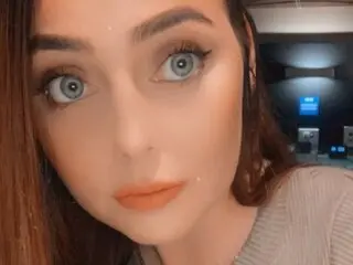JordanRae shows lj pics