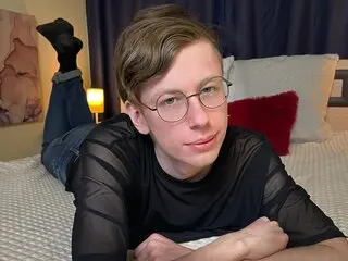 JordonHizer camshow ass cam