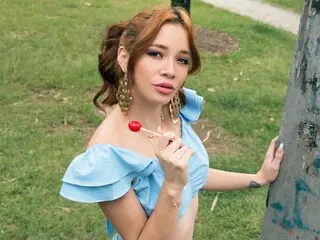 JulieFreckles real webcam livejasmine