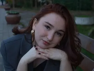 KellyPoler online ass pics