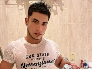 KevinBej pics cam show