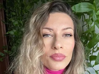 LariGray online cam hd