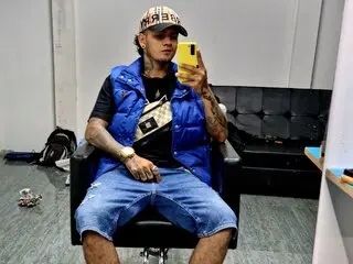 LucasManson show real cunt