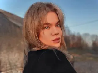 NylaReven show cam real