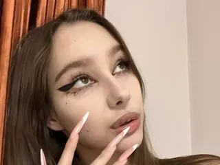 PeachyJune video cam shows