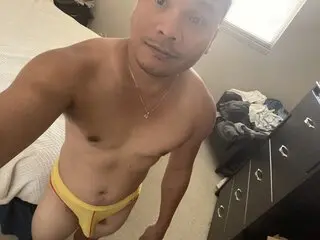 QuinnVan webcam cunt shows
