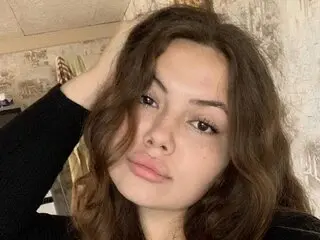 SusanMaison ass cam anal
